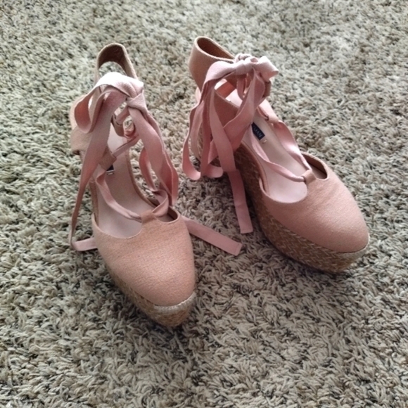 Stuart Weitzmen Canvas Espadrille Wedge lace up pink Sandals 37/6,5 - Picture 1 of 9